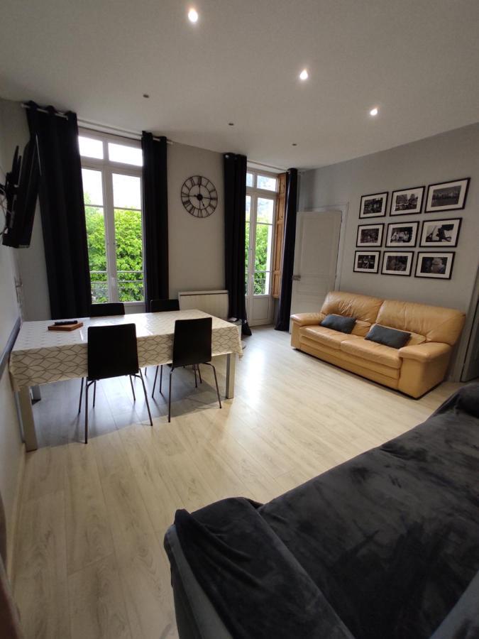 Agreable T2 Au Centre De Luchon Apartamento Bagnères-de-Luchon Exterior foto