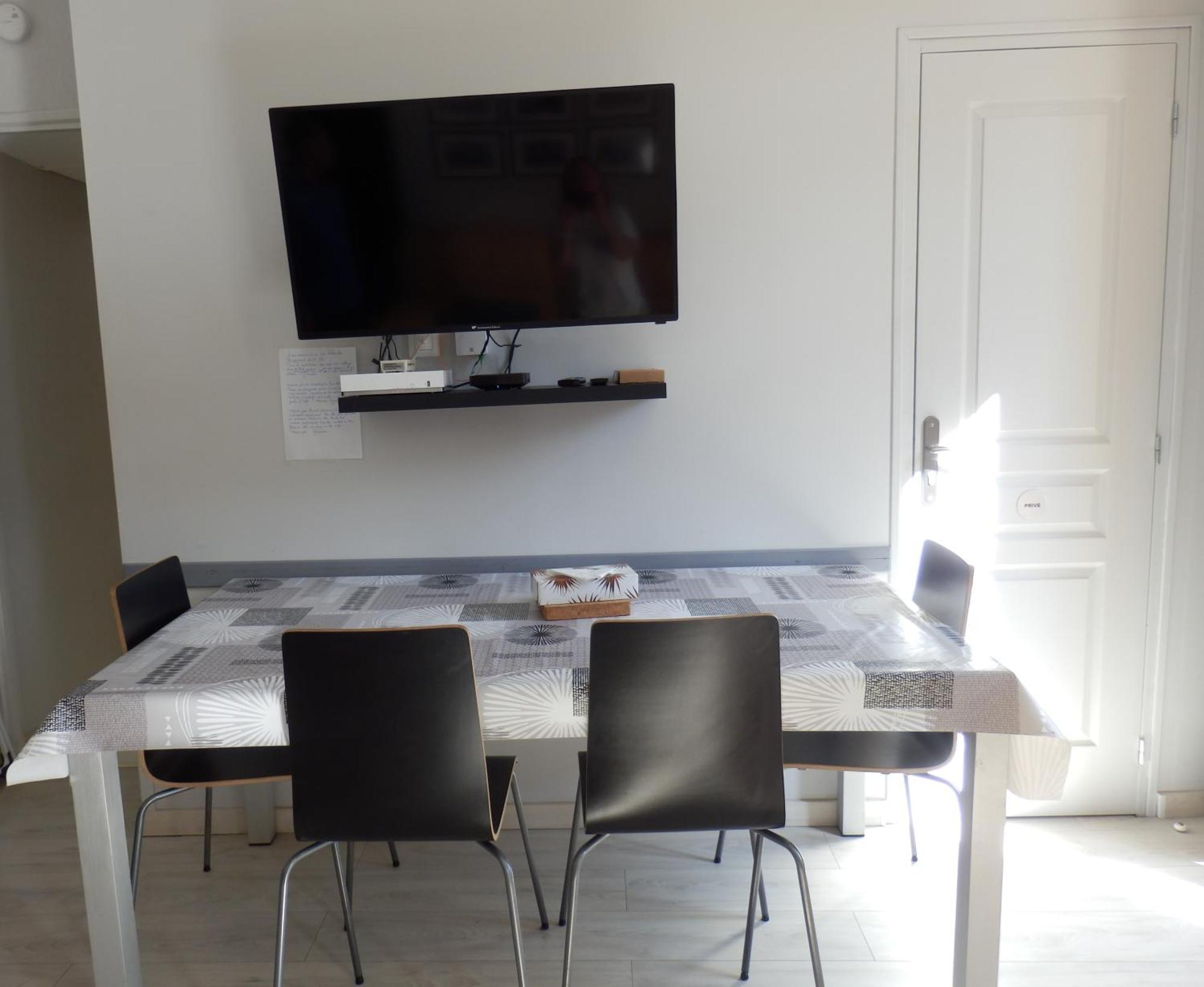 Agreable T2 Au Centre De Luchon Apartamento Bagnères-de-Luchon Exterior foto
